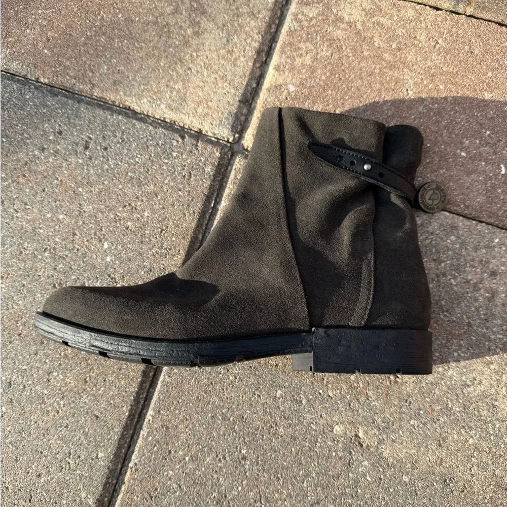 Cougar Women's Charcoal Suede Ankle Boots with Side Zip